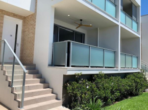 One Bedroom Townhouse near Caves Beach